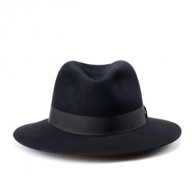 Albi sombrero fieltro de pelo estilo Copa Partida en un magnifico color negro. Hecho en España. Fernández y Roche
